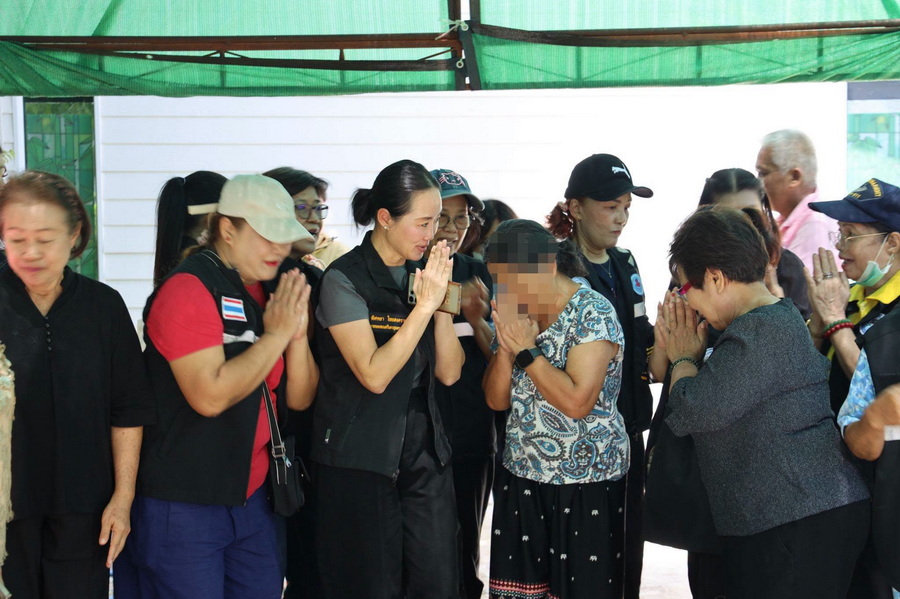 P 03